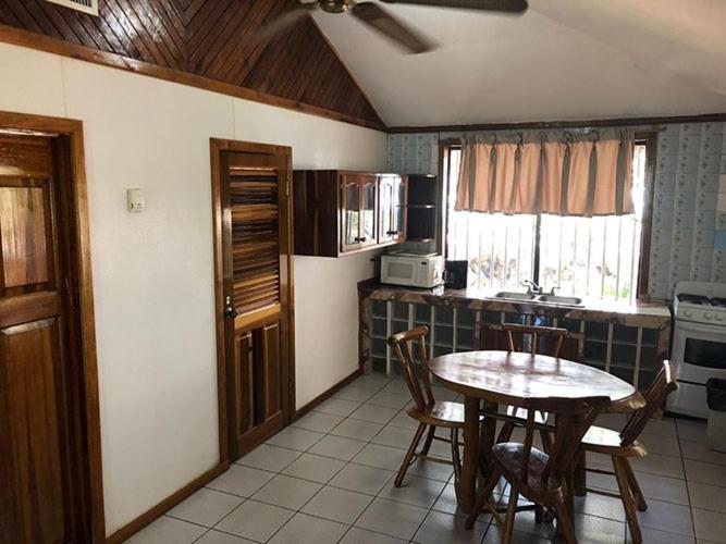 Coconut Tree West End 호텔 외부 사진